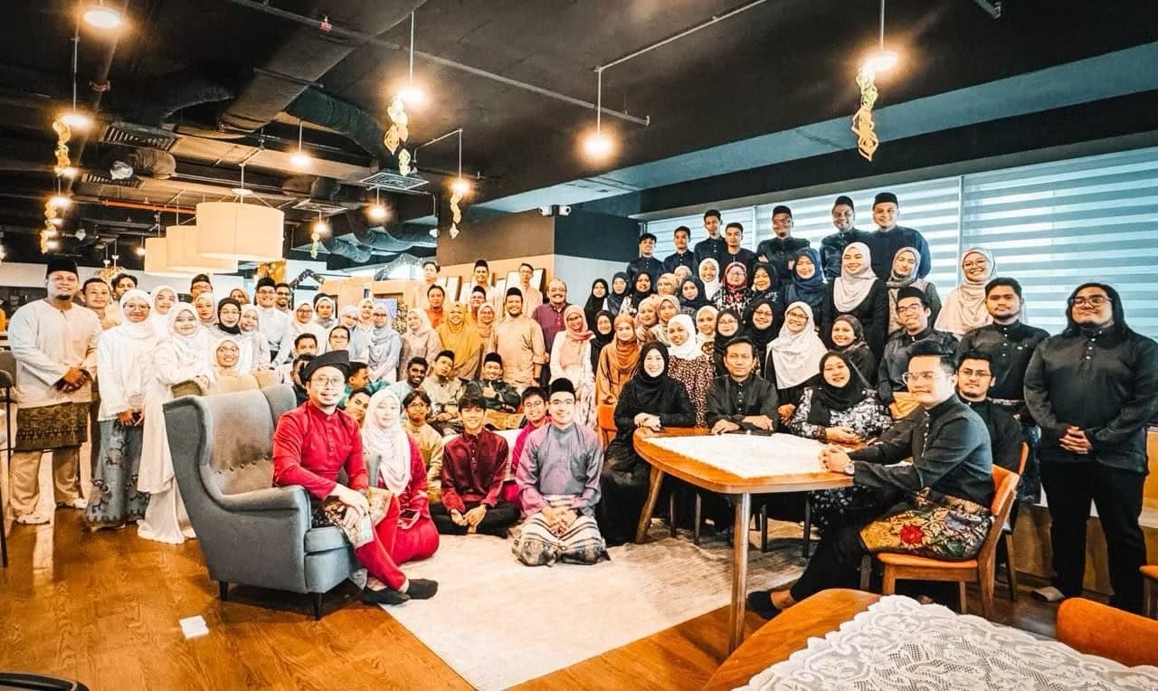 When everyone craves for Rendang and Ketupat, we had Raya Open House at our office (Apr 2024)